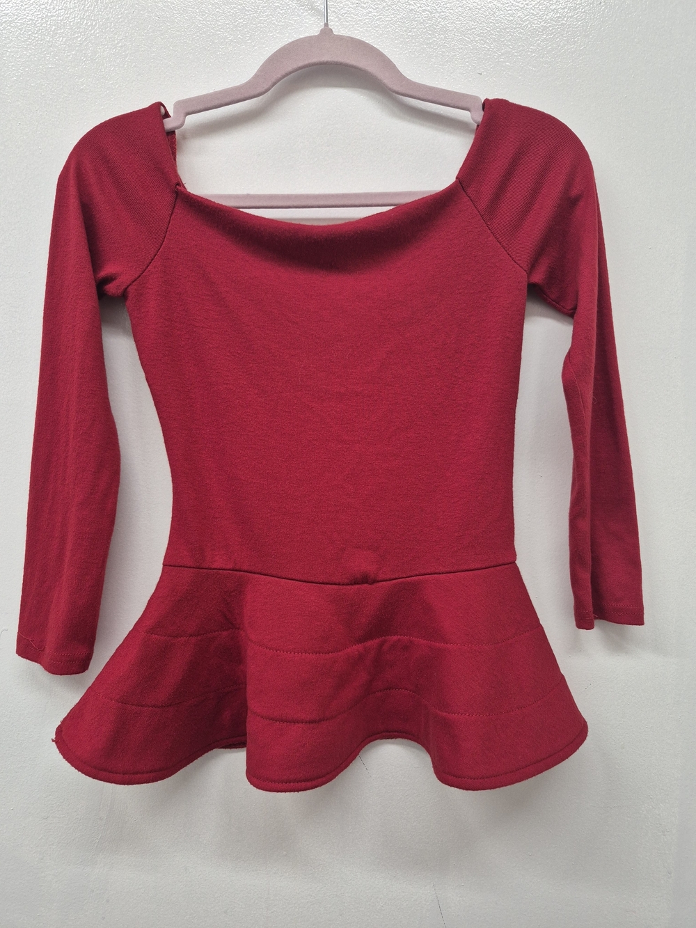 🎁🆓️ Women’s Red Peplum Boatneck Long-Sleeve Top